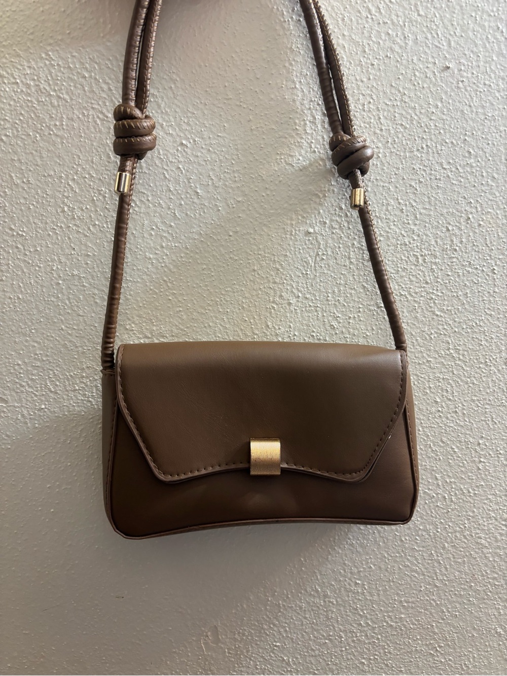 Minimalist Brown Crossbody Bag with Gold Accent